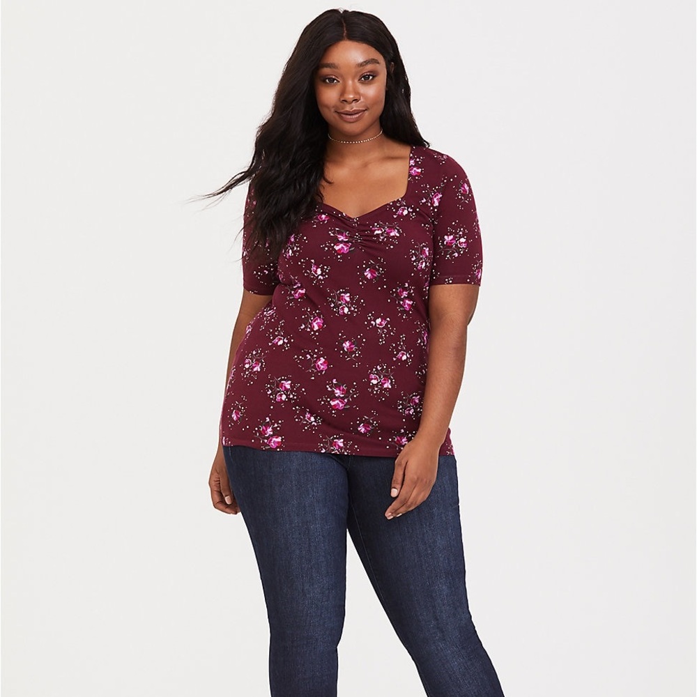 Burgundy Sweetheart Floral Foxy Tee Torrid size 2